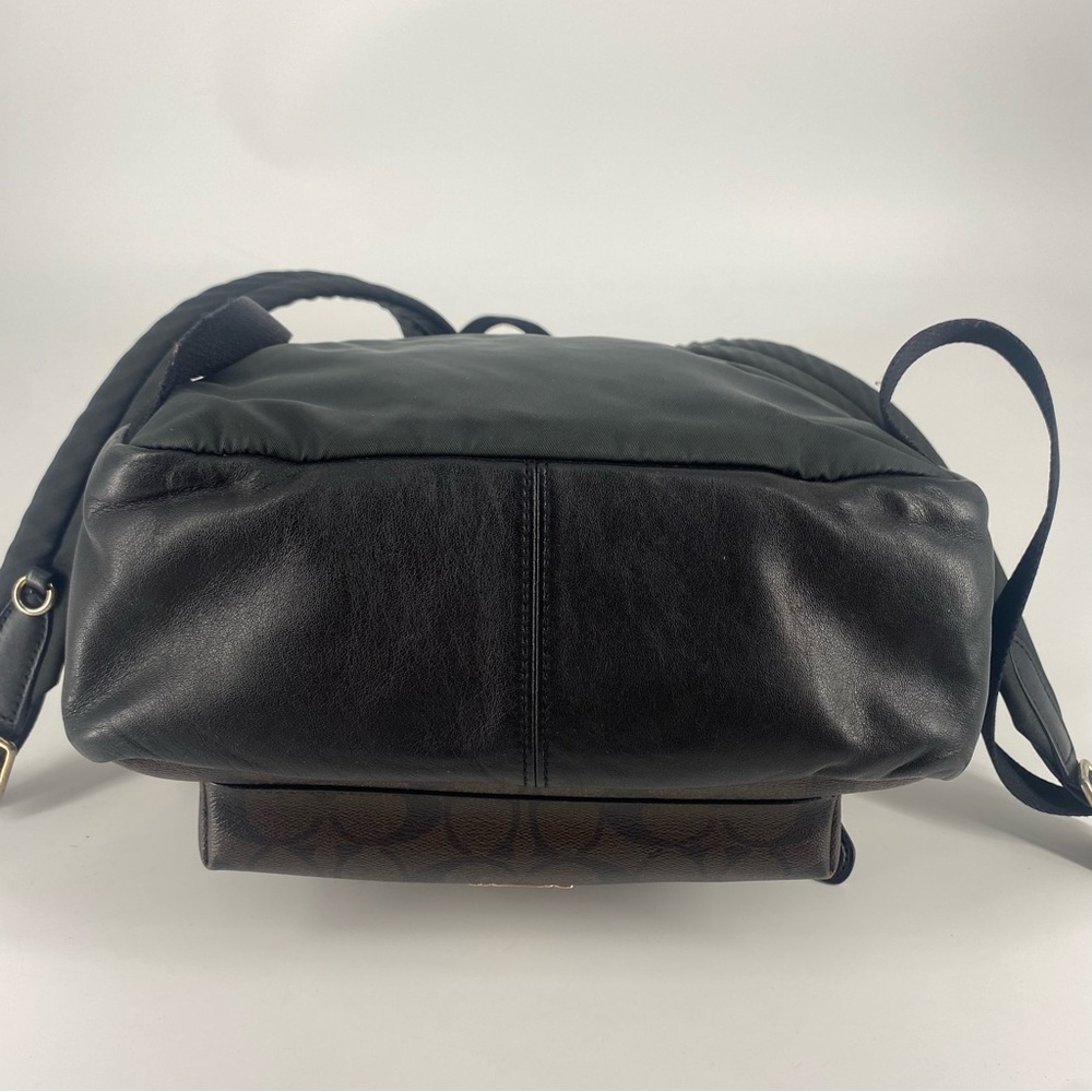 Coach Medium Charlie Backpack Signature Canvas - Picture 14 of 16